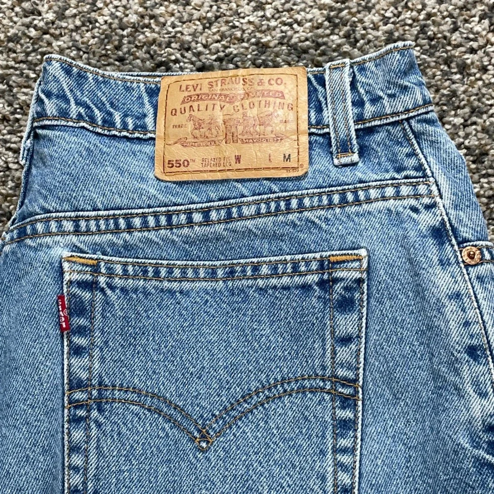Vintage Levi's 550 Men's 34x30 Jeans USA Made 90s Tapered Leg Light Wash